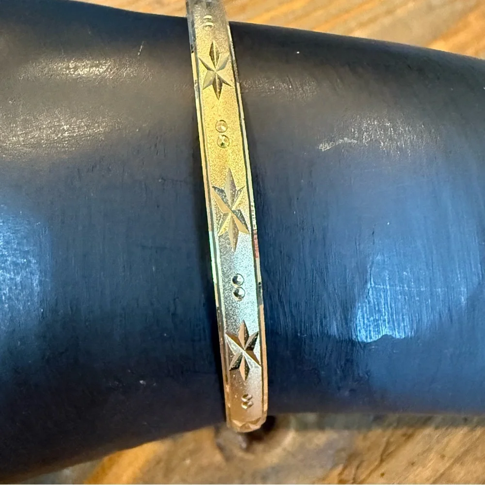 Vintage Gold Tone Children’s 2” Diameter Star Diamond Cut Bangle Bracelet